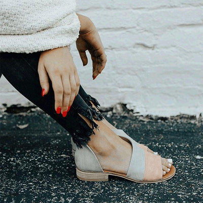 Bequeme gestückelte Sandalen für den Sommer