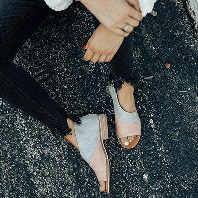 Bequeme gestückelte Sandalen für den Sommer